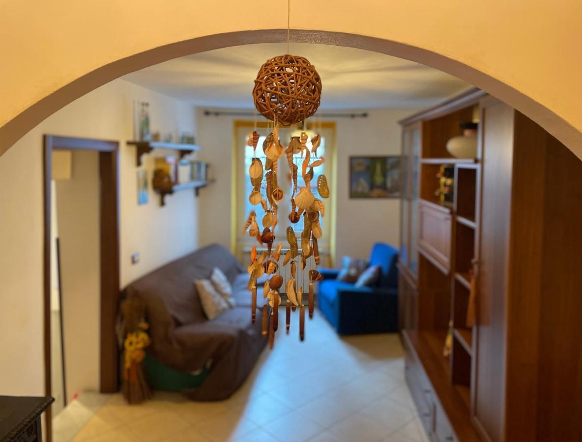 Tra Alpi Apuane e Cinque Terre.. Casetta Renata! Villa Valeriano Lunense Esterno foto